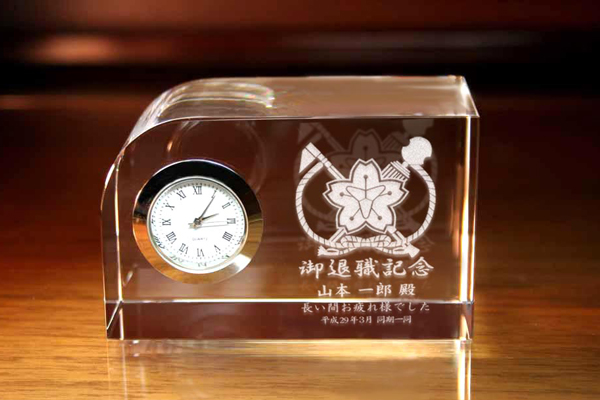 YOB013 ワンコーナーカット時計